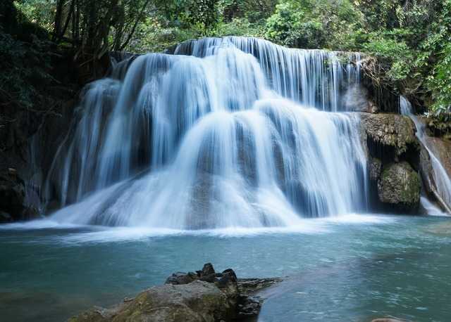 huai-mae-khamin-waterfall-g14c37f4f4_640.jpg