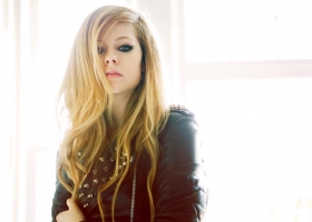 Sexy New Avril Lavigne Full HD Wallpapers 1