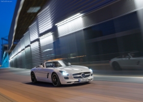Mercedes Benz-SLS AMG Roadster wallpapers 2
