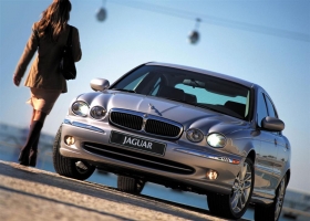 Beautiful Girls and Cars Wallpapers 6