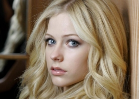 Sexy New Avril Lavigne Full HD Wallpapers 3