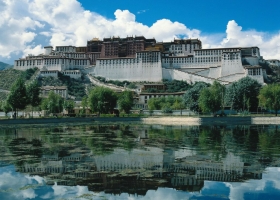 ปราสาทราชวังที่สวยงาม