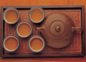 รับชาสักแก้วไหมครับ -1-