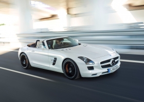Mercedes Benz-SLS AMG Roadster wallpapers 3